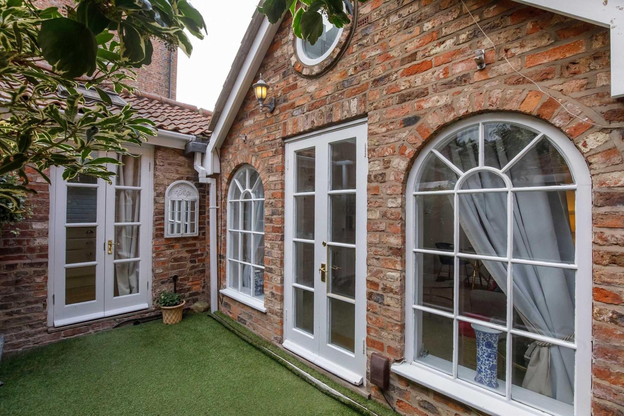 Monk Bar Garden Hideaway Vila York Exterior foto